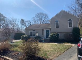 18 Pond View Dr, West Warwick, RI 02893