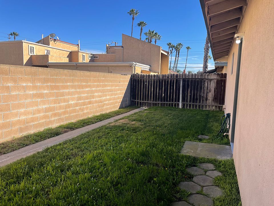 Private Side Yard