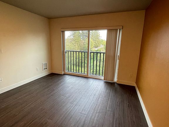 Living/sleeping space