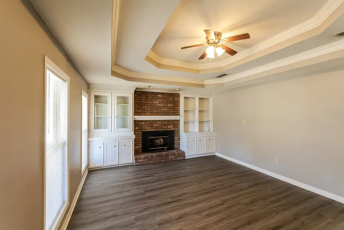3 bed, 2.0 bath, 1800 sqft, $1,995 — Photo 4