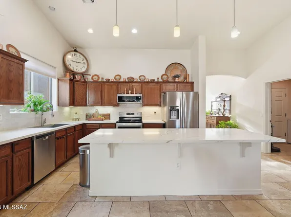 656 W Shadow Wood St, Green Valley, AZ 85614