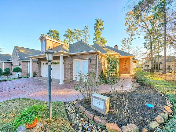 3rd image of 32 Hillwood Ln