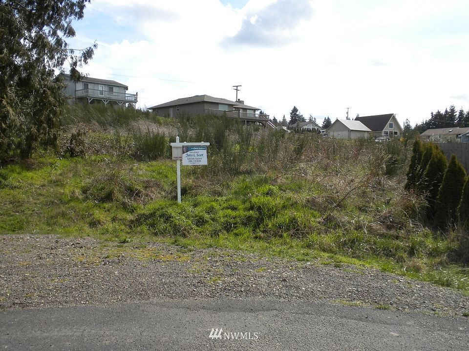 1st image of 5227 Hemlock Lane NE