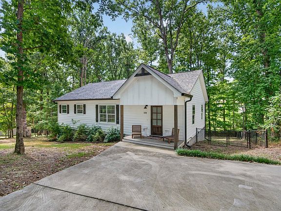 3rd image of 184 Middle Rd