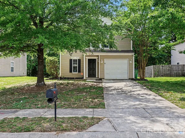 12425 Stowe Acres Dr, Charlotte, NC 28262