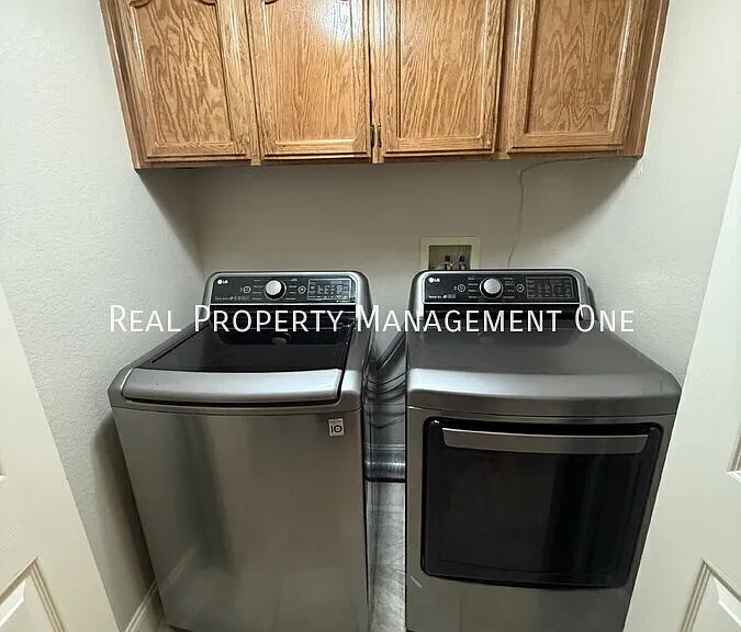 3010 Boardwalk St — Photo 33