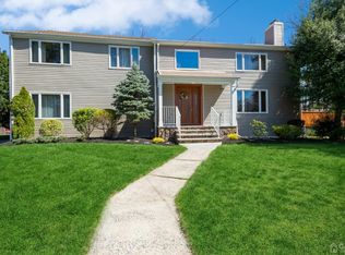 10 Sand Rd, East Brunswick, NJ 08816