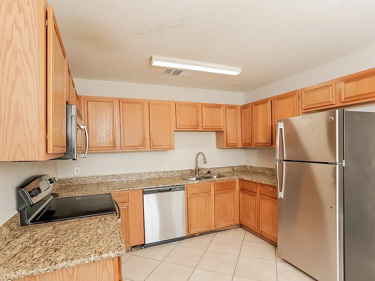 9000 Christopher Cir — Photo 10