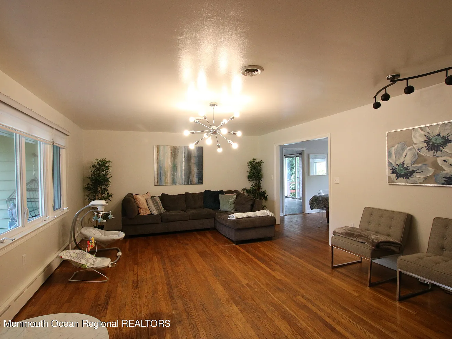 3 bed, 1980 sqft, $2,100 — Photo 3