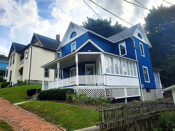 3rd image of 207 Pearl St