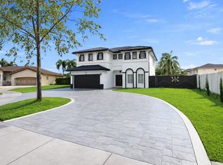 Kayla S Place, Miami, FL 33185