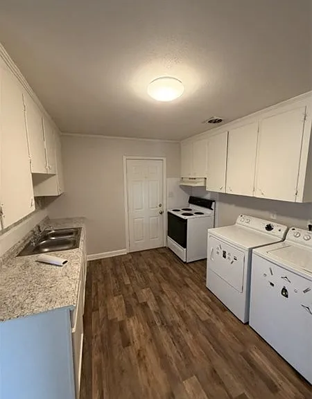 714 Secrest Ave — Photo 3