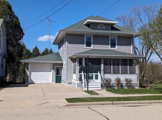 916 E Maple St, Horicon, WI 53032