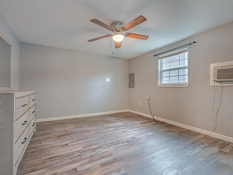4206 Walker St #B — Photo 9