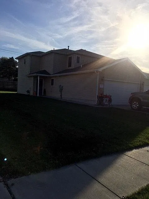 2 bed, 2.5 bath, 1425 sqft, $1,450 — Photo 2