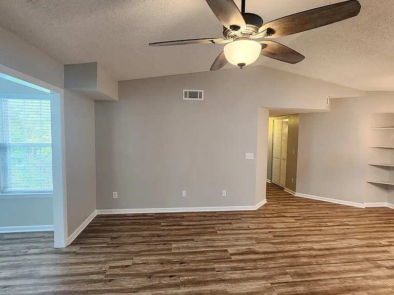 8549 Hopkins Cir #H — Photo 6