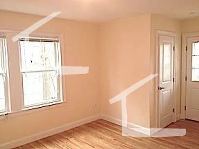 77 Beechcroft St #5 — Photo 11