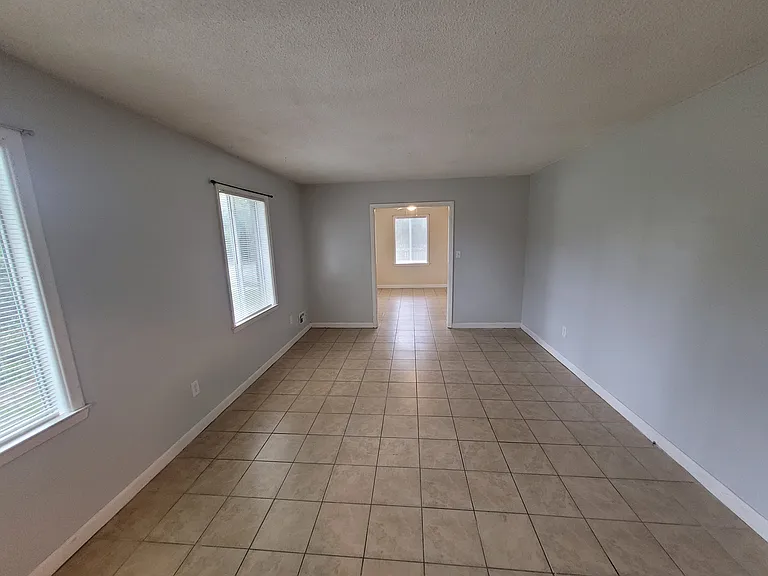 4901 Oriole Dr — Photo 7