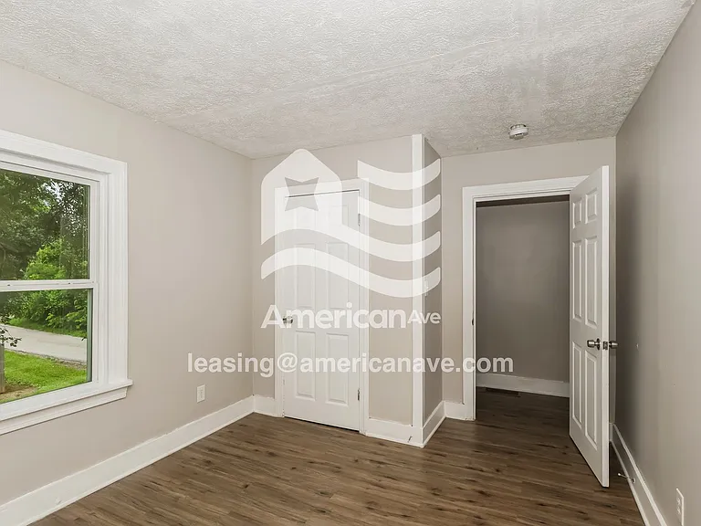 662329_008_main_bedroom_8.jpg