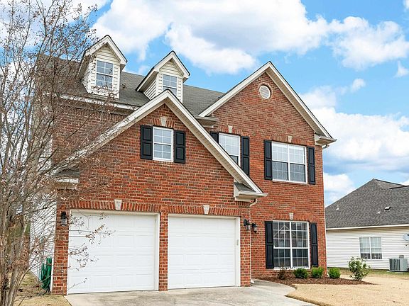 3rd image of 240 Bentmoor Ln