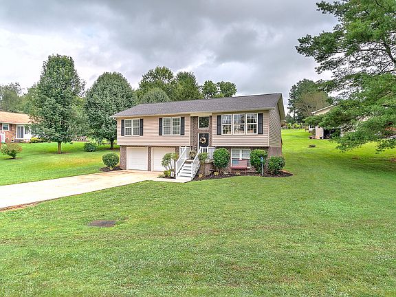 3rd image of 108 Clear Branch Dr