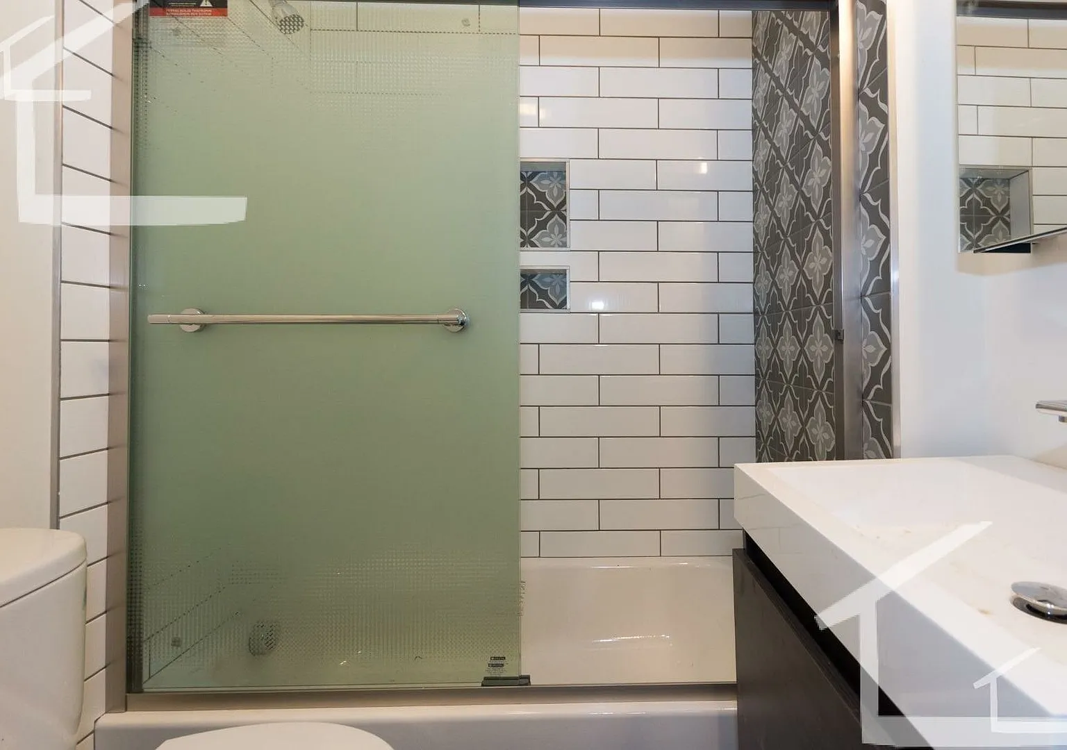 3 bed steps from Berklee — Photo 1