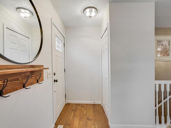 4th image of 1392 Amaryllis Ln