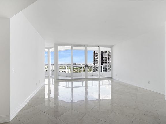2nd image of 21055 NE 37th Avenue #2703