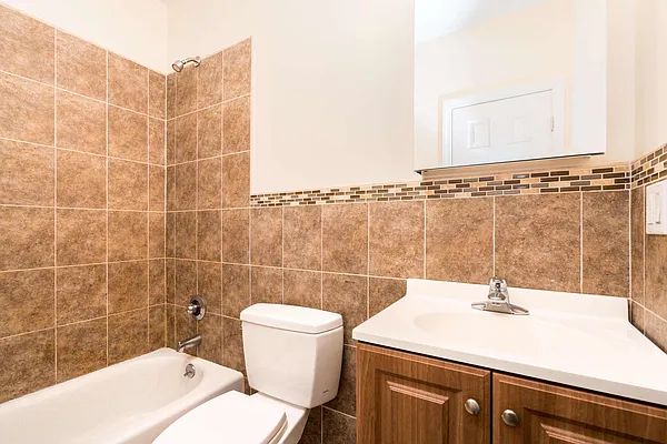 Rented by Nooklyn NYC LLC | media 9