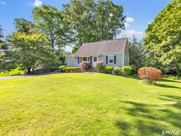 36 Romanock Place, Fairfield, CT 06824