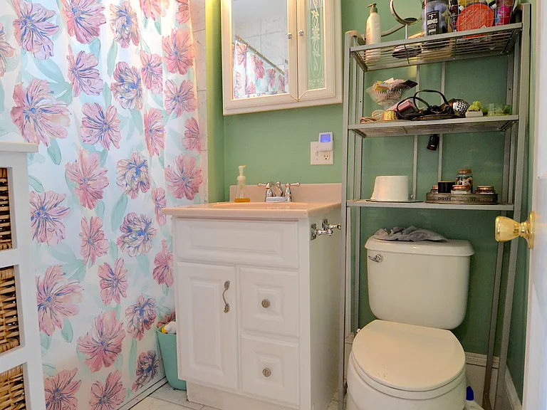 14 Sutherland Rd #3 — Photo 9