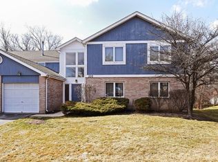 332 Frontage Rd APT 1A, Willowbrook, IL 60527