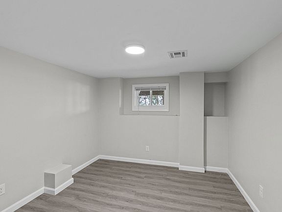 5th image of 287-289 Huxley Ave #1