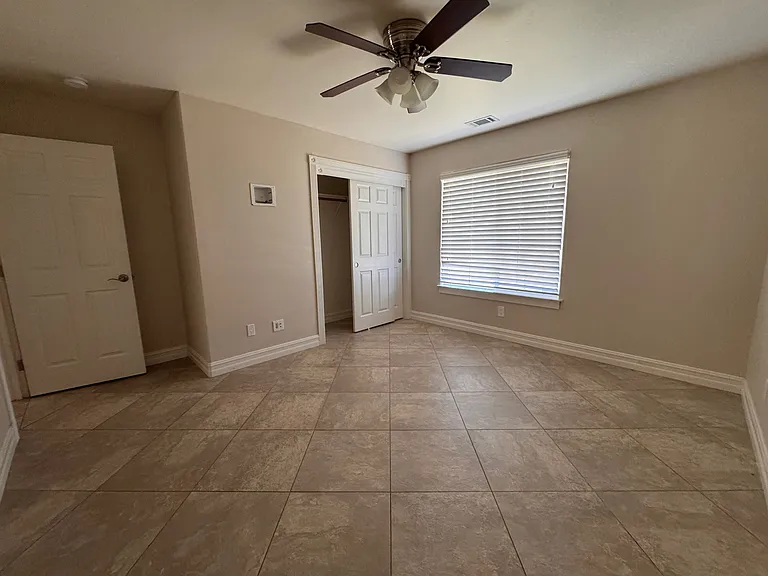 985 Magnolia Dr — Photo 8