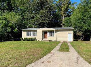 2946 Lopez Rd, Jacksonville, FL 32216