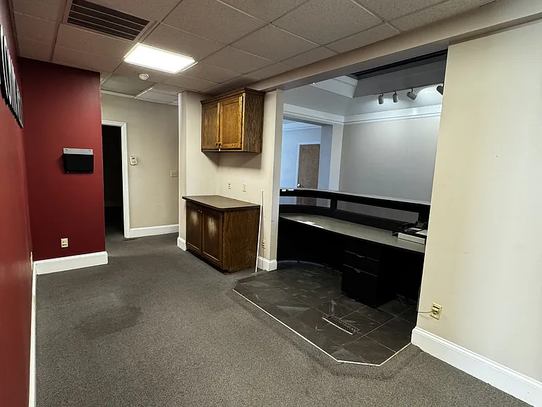 208 Rowan St #1 — Photo 10