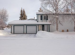 102 Maple Dr, Fairbanks, AK 99709