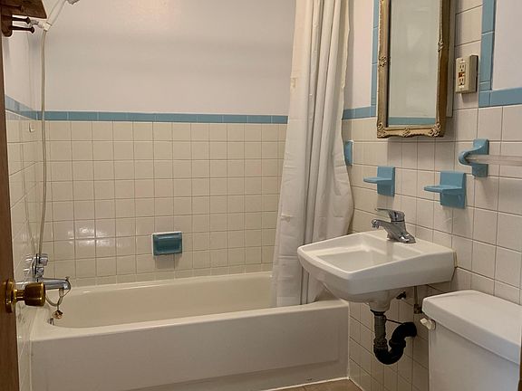 5th image of 1804 Marshall St S