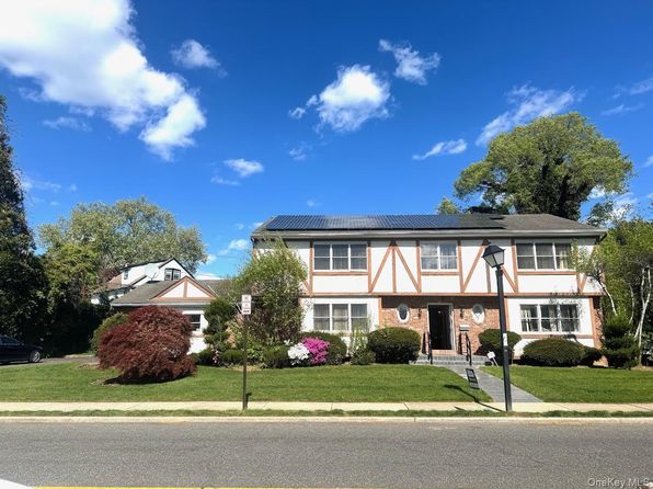28 Polo Road, Great Neck, NY 11023