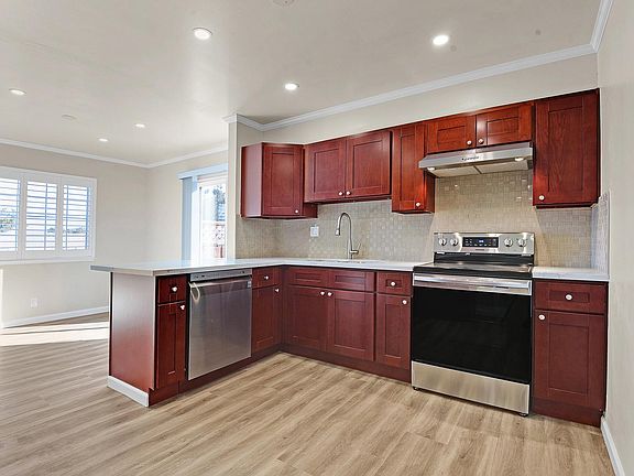 4th image of 166 Oxford Ln