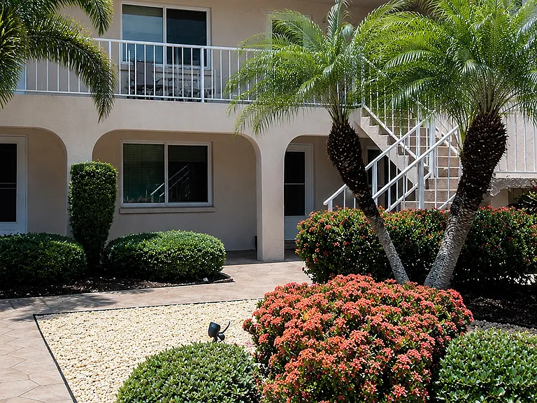 620 Flamingo Dr #201 — Photo 2