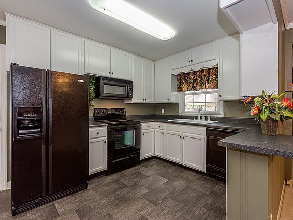 4th image of 2704 W Cornwallis Dr