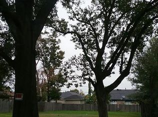 5316 Hemlock Dr, Baytown, TX 77521
