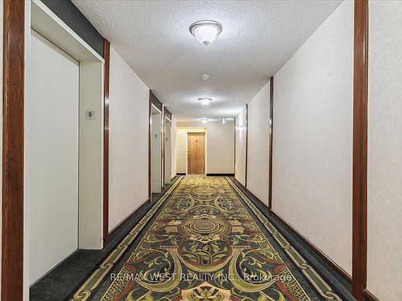 5th image of 26 Hanover Rd #905