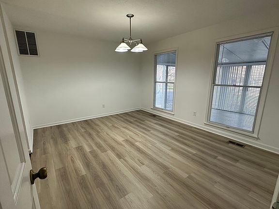 3rd image of 2500 S College Hills Dr