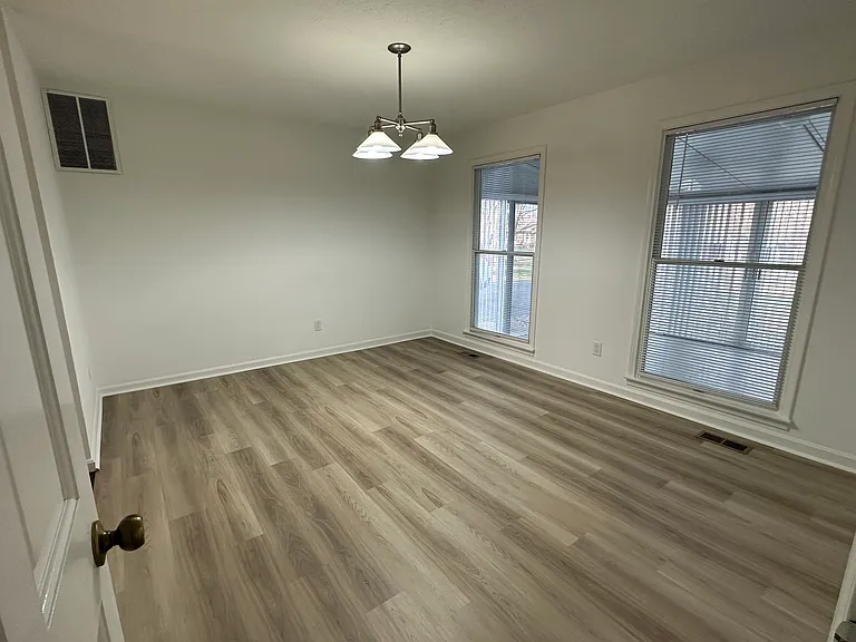 2500 S College Hills Dr — Photo 3