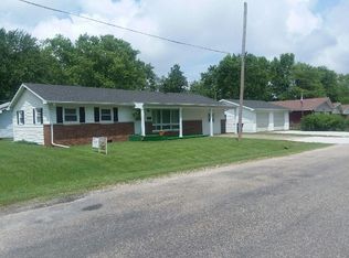 1202 N 10th St, Marshall, IL 62441