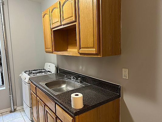 3rd image of 122 E 103rd St #12B