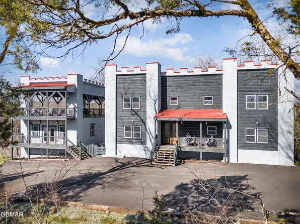 1426 Pleasant Oaks Rd, Sevierville, TN 37876