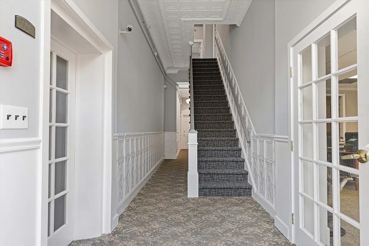 1 bed, 465 sqft, $2,975 — Photo 2